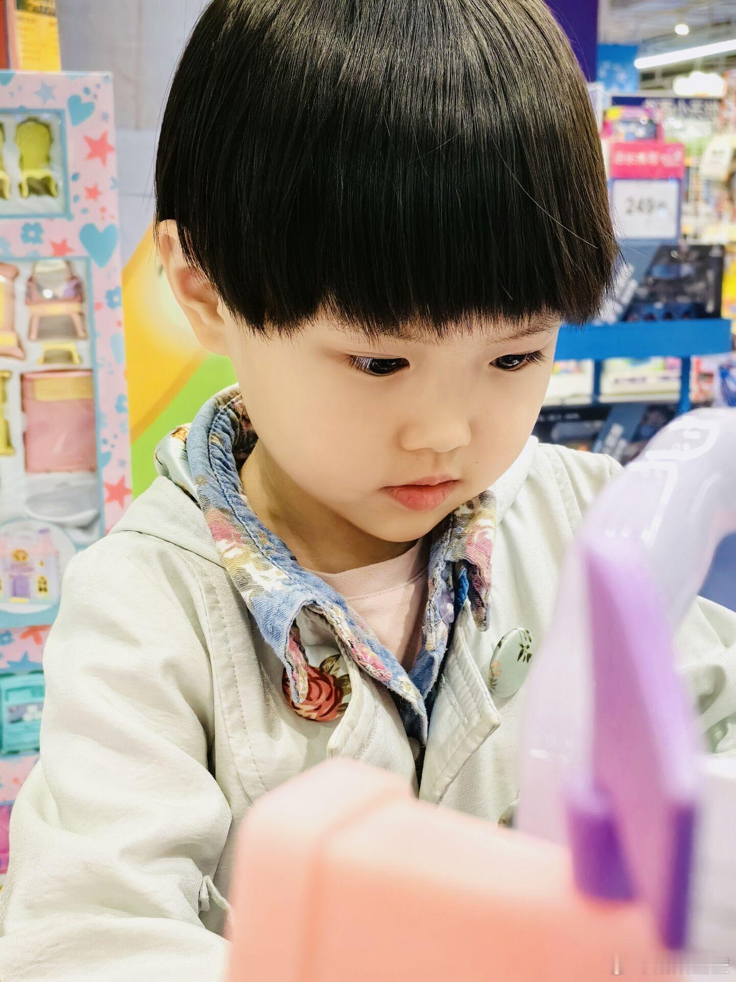 孩子的愿望清单带娃随手拍自从给妹妹换了幼儿园，为娘的时间仿佛被分割成了两半。原本