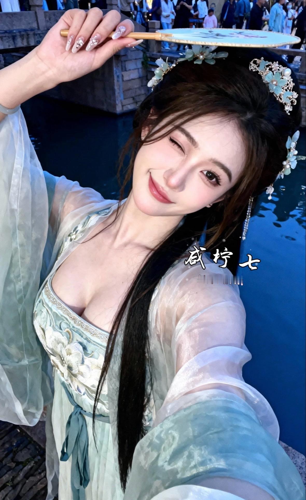 恨明月高悬独不照我.美女 古风 古装 汉服