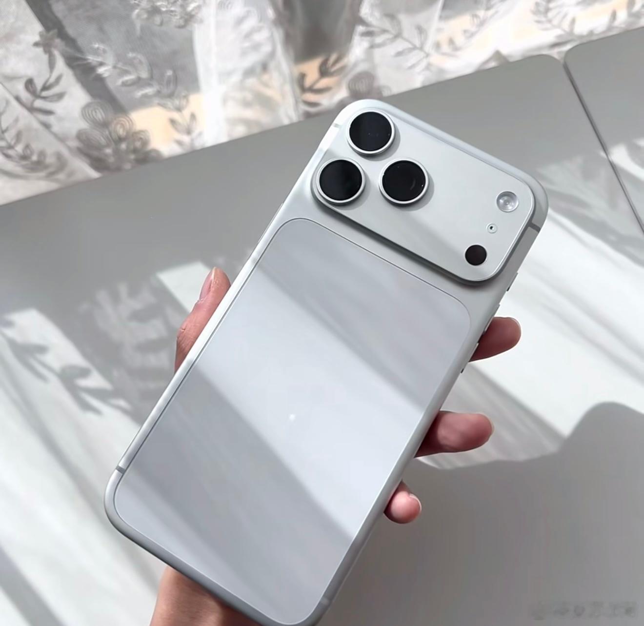 海南封关首日iPhone最高可减2140元 看来这回真得挣钱上三亚了～ 