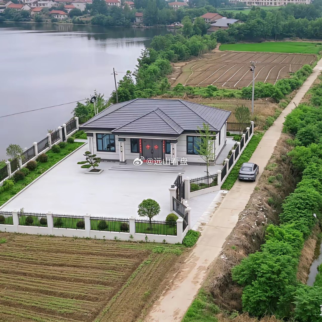 有没有山东的朋友？如果在老家建这样一栋房子，10万块钱能不能搞得下来呢？ 