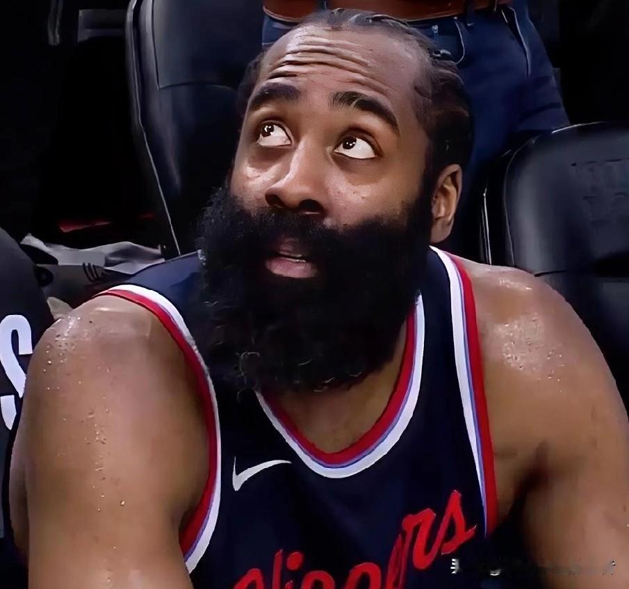 快船今天替补阵容这正负值也太坑了吧！！哈登太难了！！！
洛佩兹：替补上场16分钟