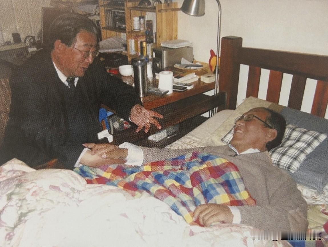 2010年4月25日，曹谷溪专程赴京看望史铁生。两人的初识颇具戏剧性。当年，曹谷