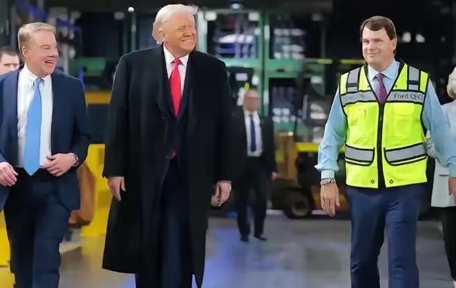 3月6日，美媒报道称，特朗普在接受采访谈及油价上涨时表示“涨就涨吧”。他认为军事