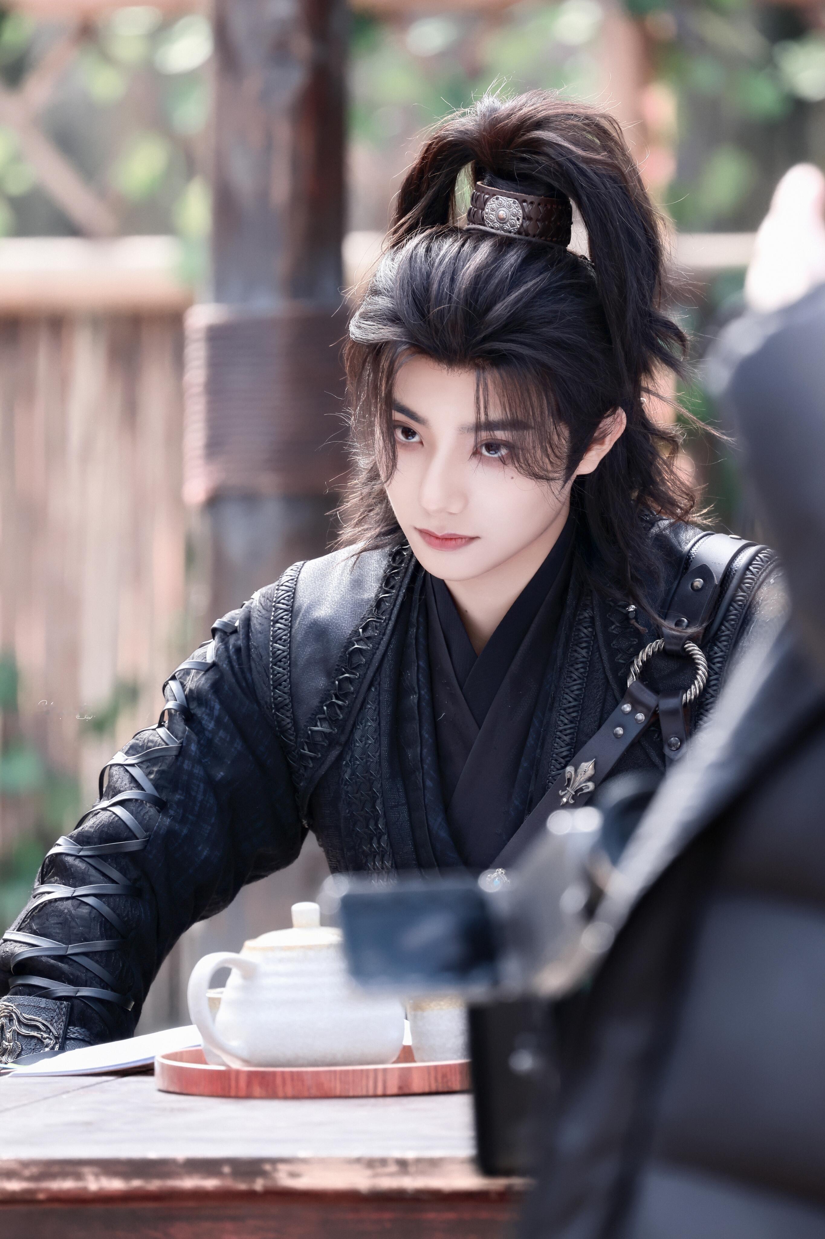 内娱秀人跨界演男主再添一人李振宁解锁跨界新身份！从唱跳舞台踏入古龙江湖，首挑古偶