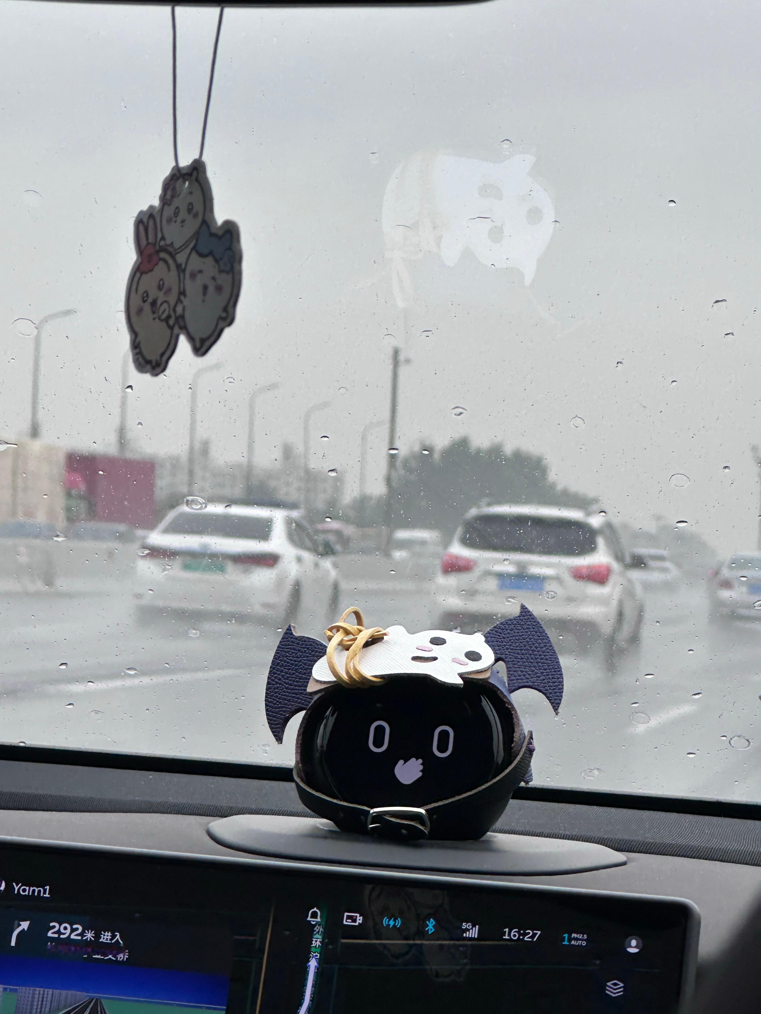 nomi为什么这个表情哈哈哈🤣好可爱蔚来 ​​​