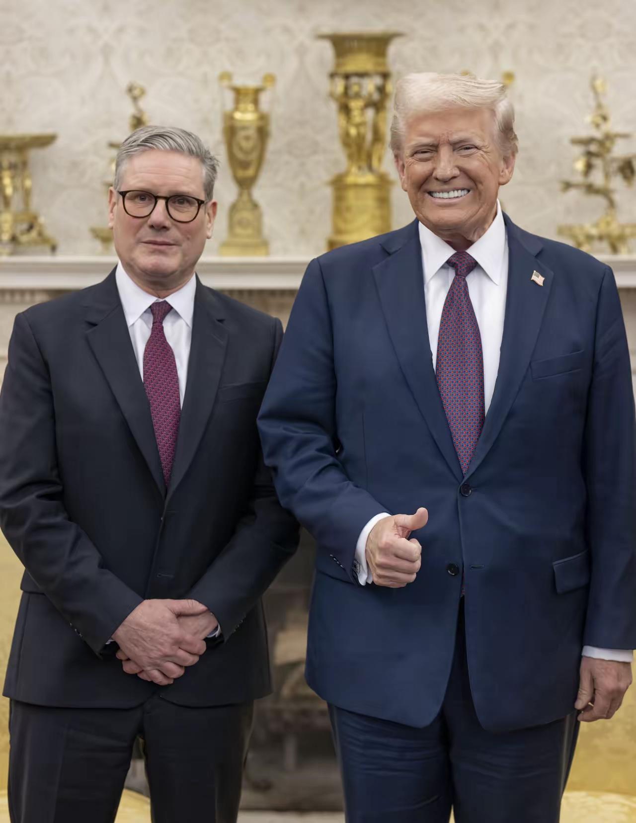 特朗普最近对英国首相去熊猫那边访问发表了看法，他表示和熊猫做生意特别危险。这位美