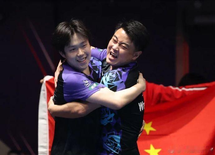 王皓回应王楚钦伦敦10战全胜王皓回应王楚钦成为男队队长🏓️在伦敦世乒赛队内总结