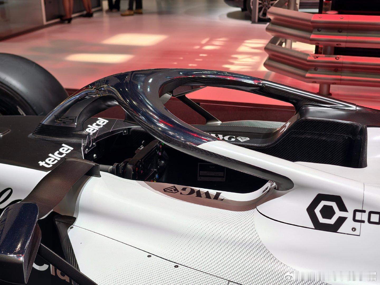 F1车迷来到2026北京车展必打卡的展台——凯迪拉克看看F1赛车，看看小周...