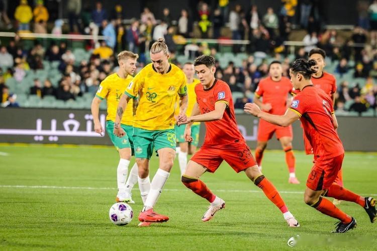 周五  澳超看法001  墨尔本胜利 VS 珀斯光荣 墨尔本胜利近期状态相当不错