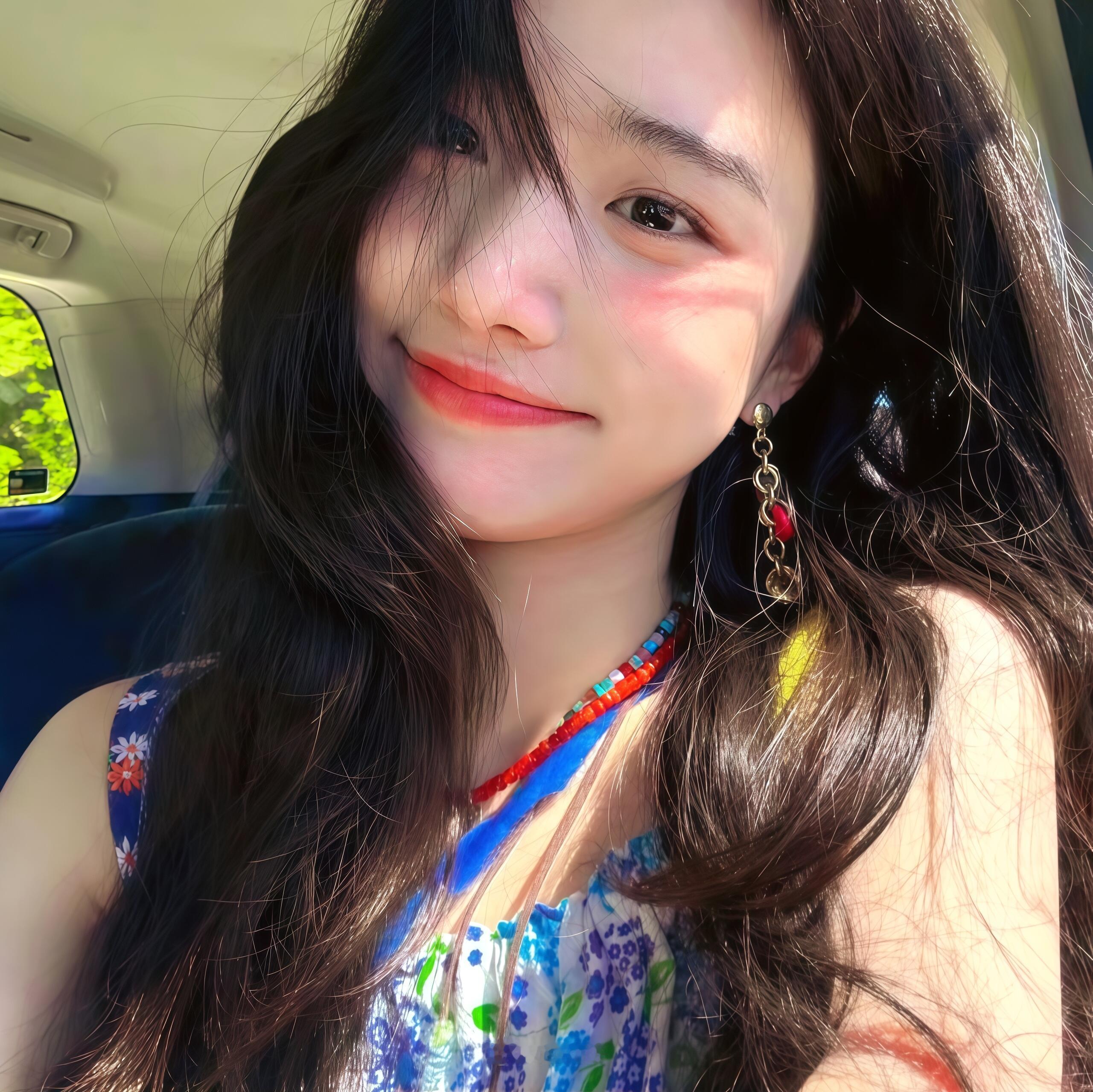 卢昱晓💐 ​​​