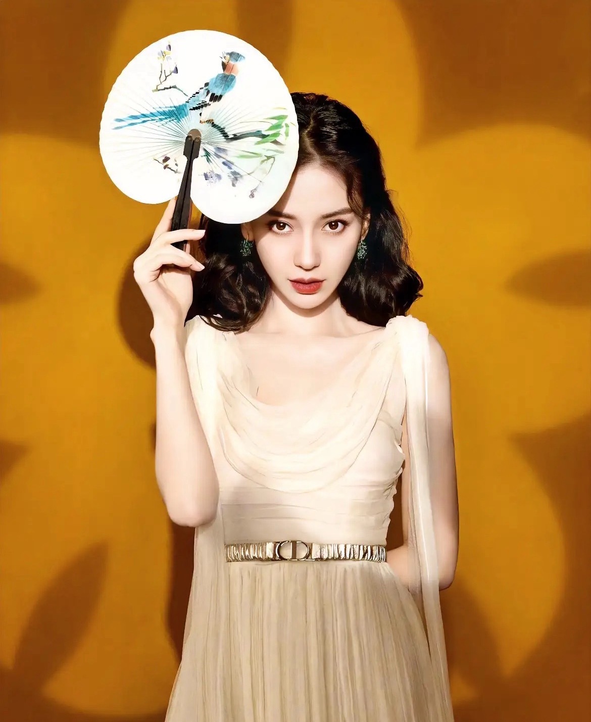 感觉杨颖已经在为儿子铺路了。她还是聪明。黄晓明天蝎座，她双鱼座，她应该十分清楚黄