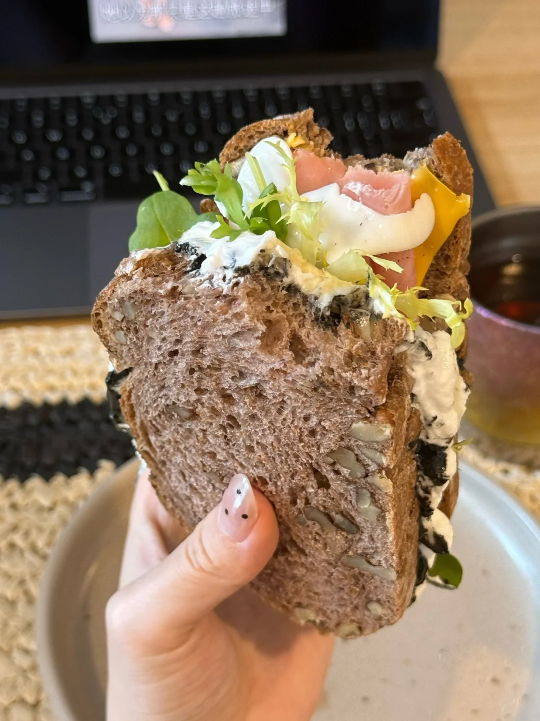 香醇浓厚的三明治吃着太舒服了！