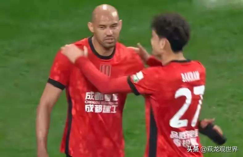 三叉戟就够狠的了 再加上一个拜合拉木 成都蓉城攻击群有点惊艳

四轮下来，被扣罚