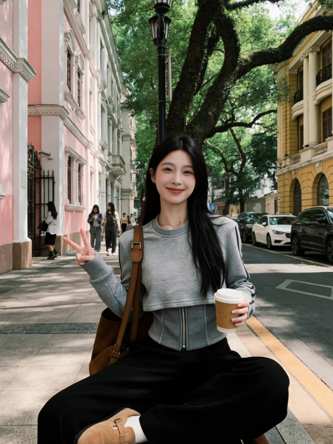 春天就是要穿卫衣啊~🍃好显腰细