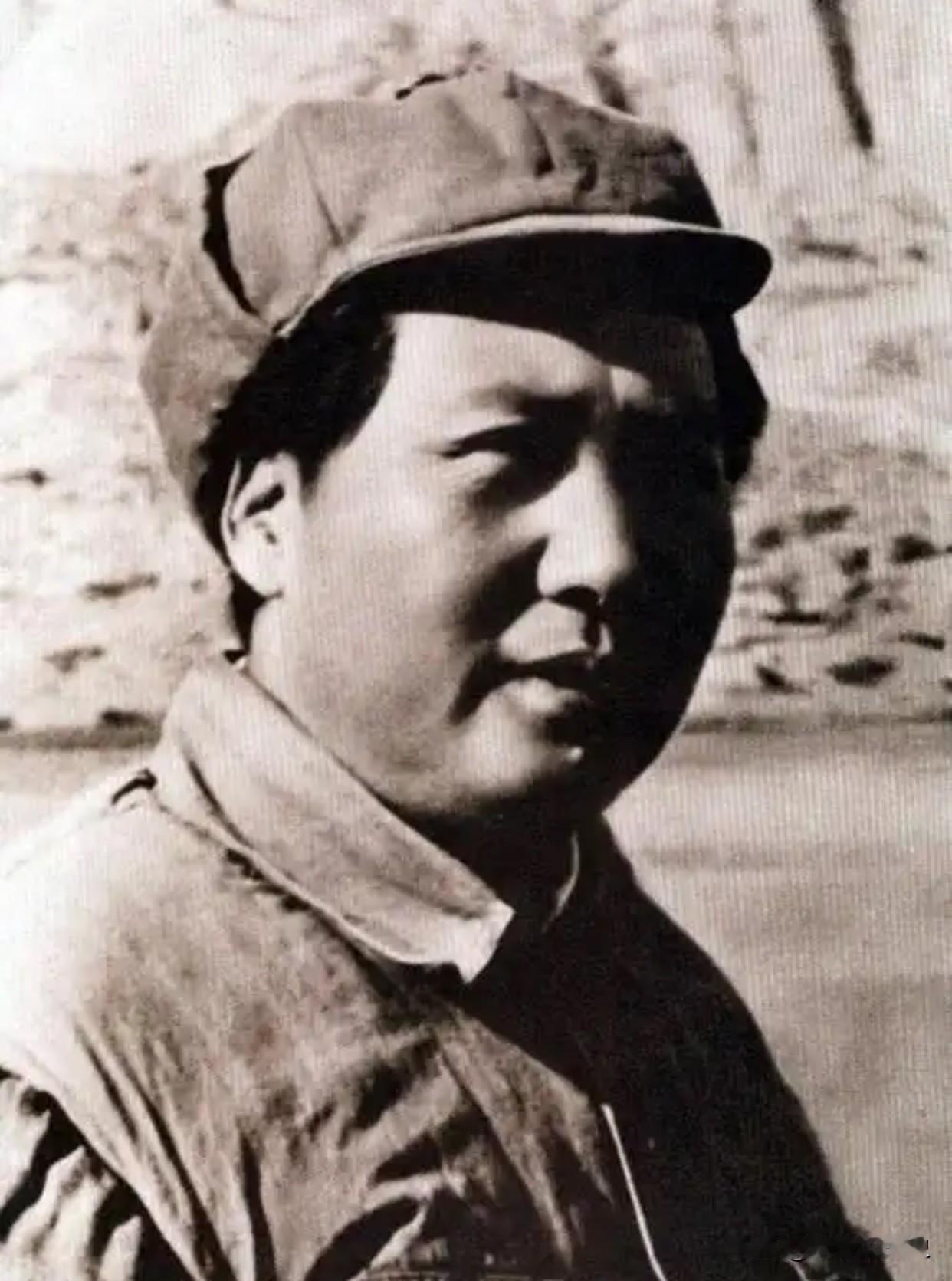 1965年，韩先楚在北京向洪学智转达毛主席问候，毛主席点了点头表示：“1959 