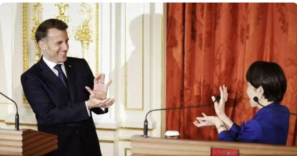 有谁比特朗普更不靠谱？

当今国际政坛有两个最不靠谱的人，一是特朗普，二是马克龙