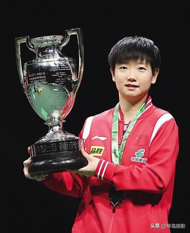 孙颖莎世界杯三连冠，继邓亚平、张怡宁之后，开创了一个新的时代。