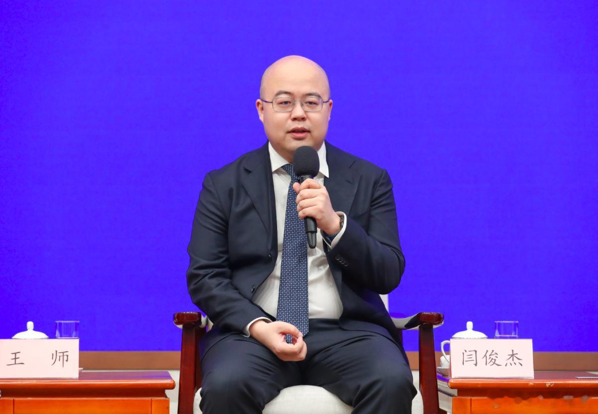7 月 10 日，MiniMax 完成新一轮融资，交易总规模约 160 亿港元，