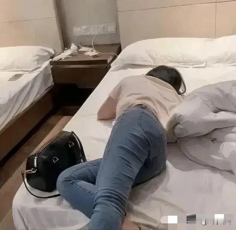 上海ICON，一男子与女网友约好开房，原本只是一次普通的“网络约会”，却在意想不