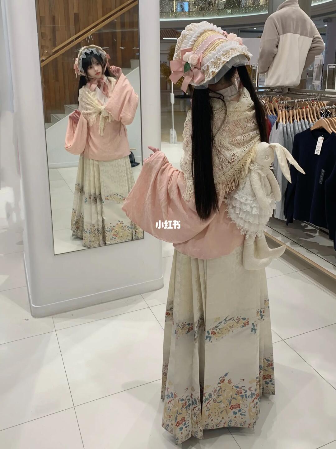 出门一直被夸可爱的中国洋娃娃