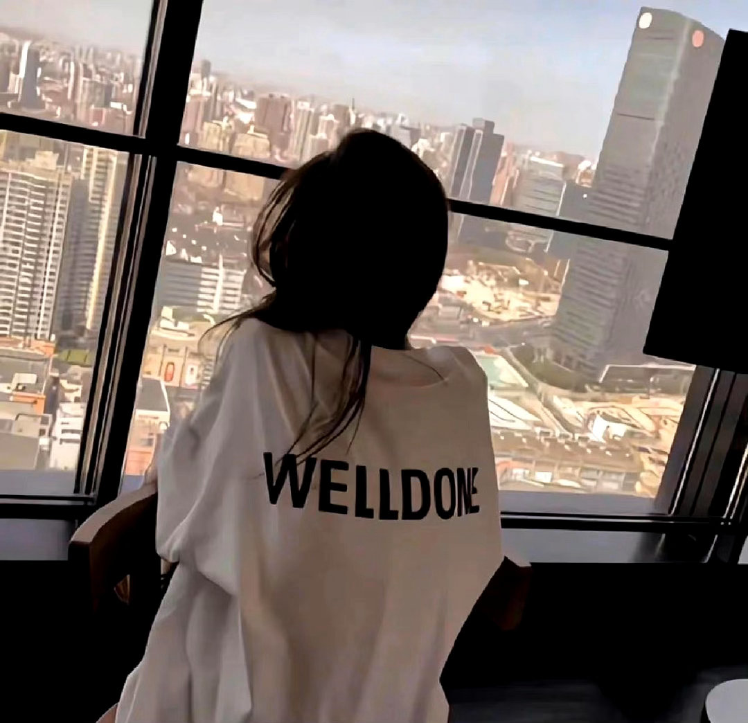 “ 想得太多会毁了你 若无其事 才是最好的报复 何必向不值得的人证明什么 生活得