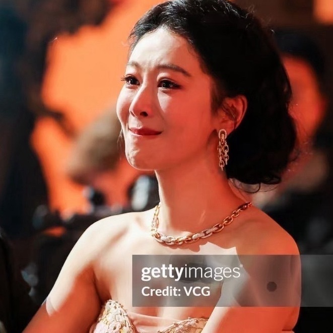 杨紫这张哭的好动容，美女子吧😭 