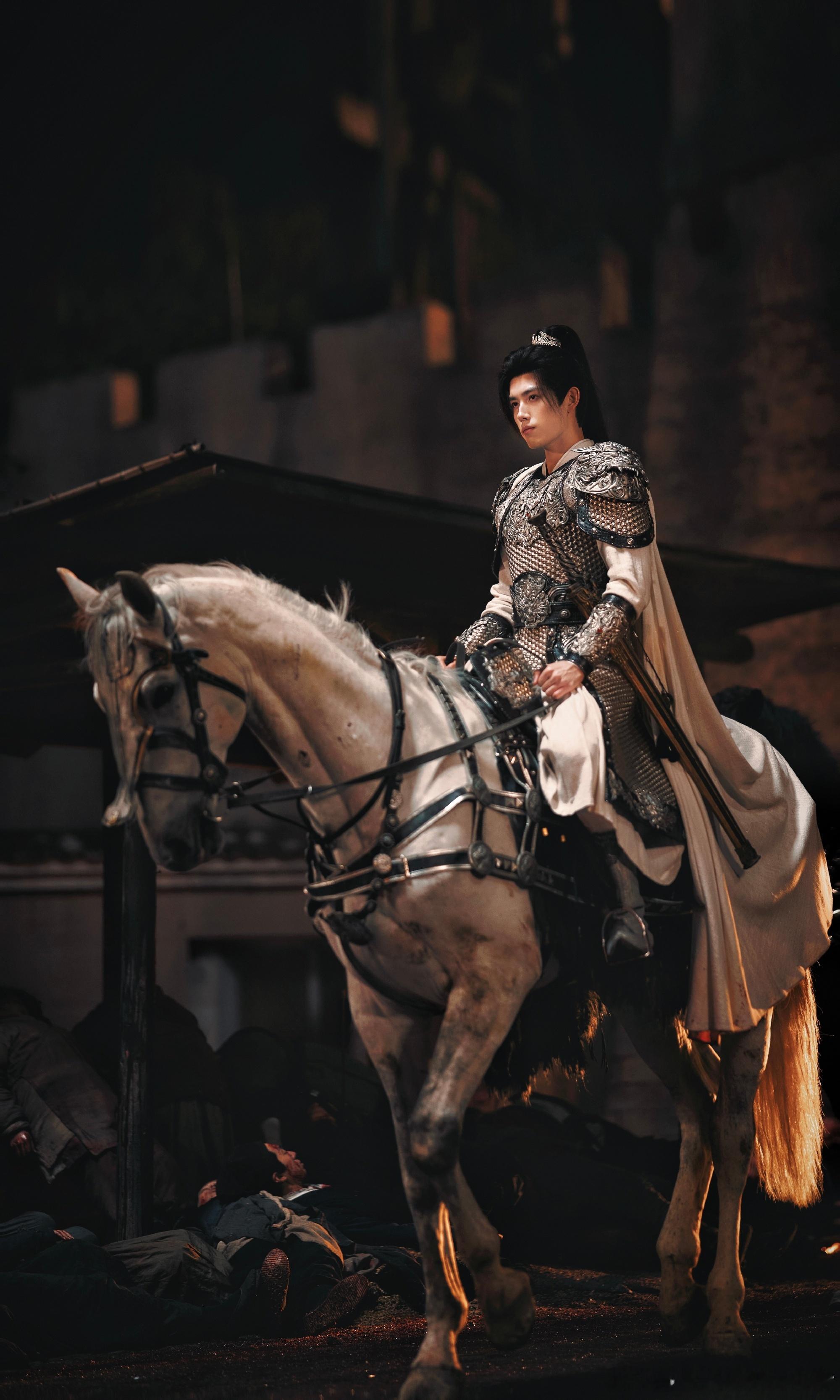 陈飞宇长文告别段胥陈飞宇感谢热巴饰演的最好的思慕 陈飞宇