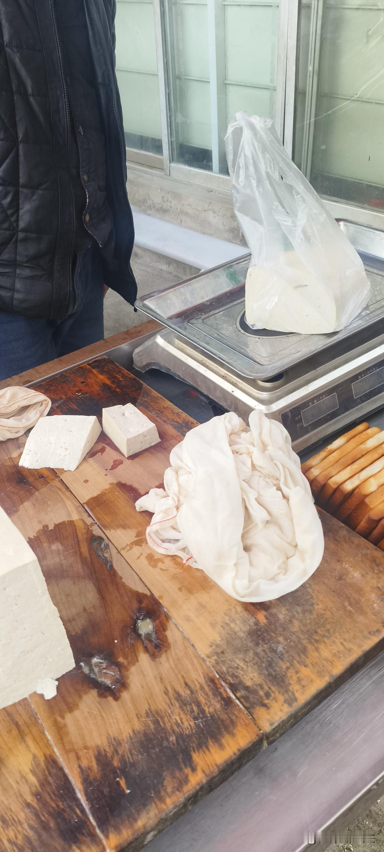 男人年轻要学手艺，这做豆腐卖真不错，一生不愁！