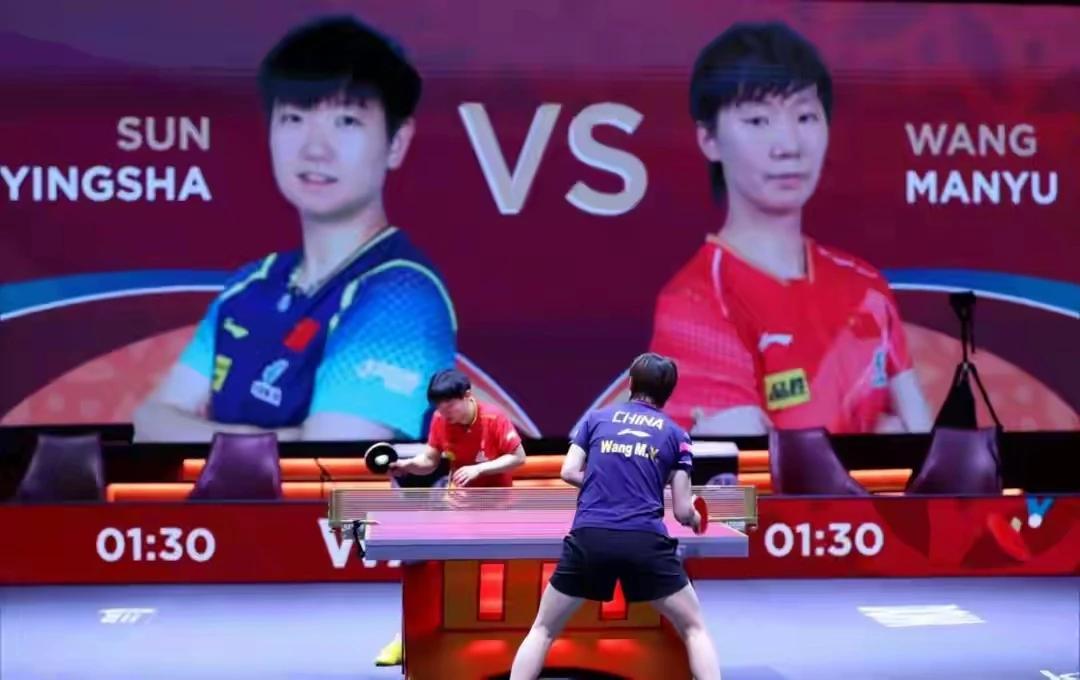 跟风容易引发群体行为的盲目性，导致不良后果。我真搞不懂啊，有的网友别人搅屎棍企图