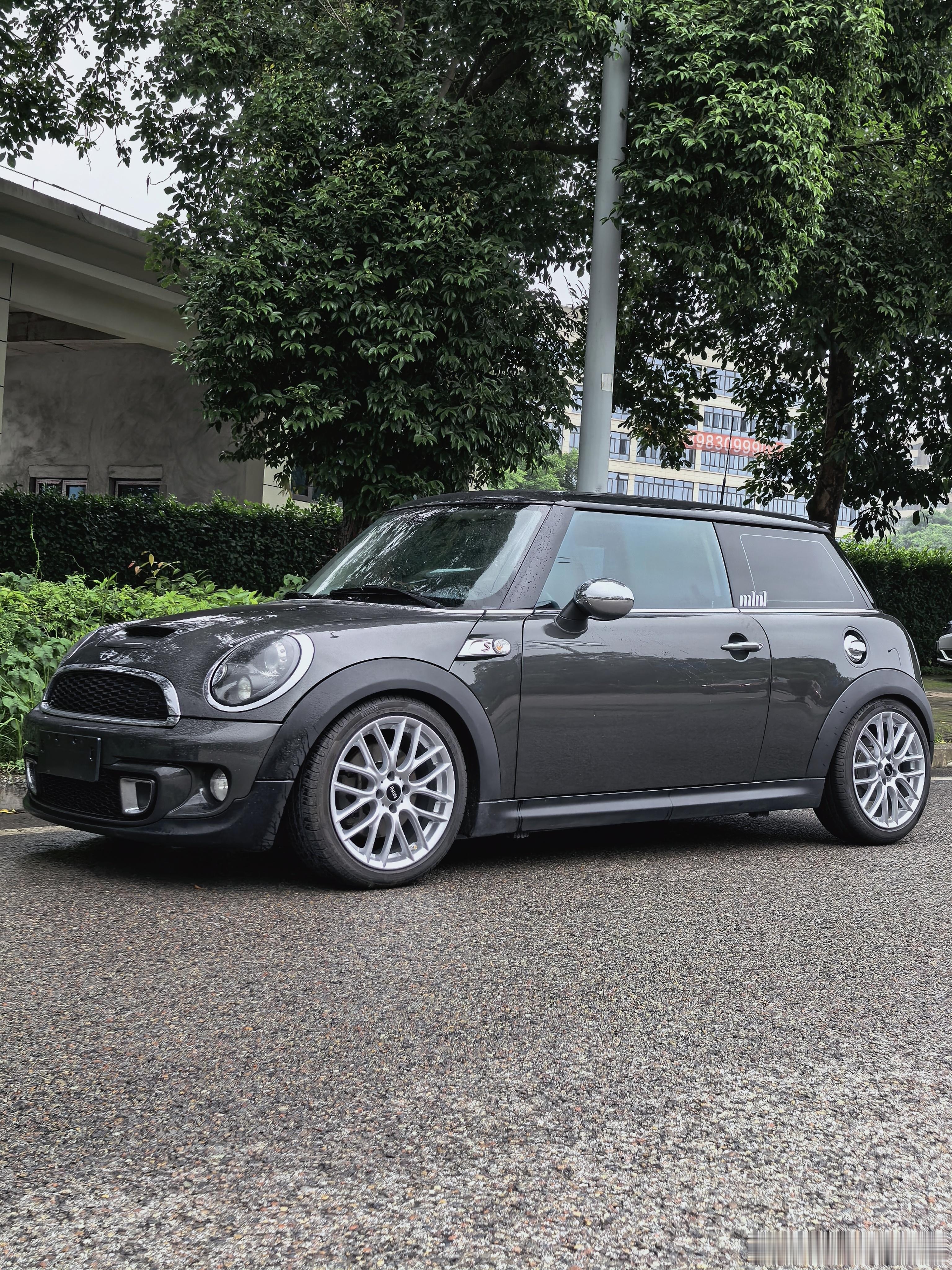 自己今年收的13年COOPER S，底盘代号R56S初步整备已经完成，换了机油其