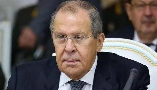 老美入侵地球上任何国家都是正常的，只有俄罗斯，中国，法国，英国四常，还有一个是三