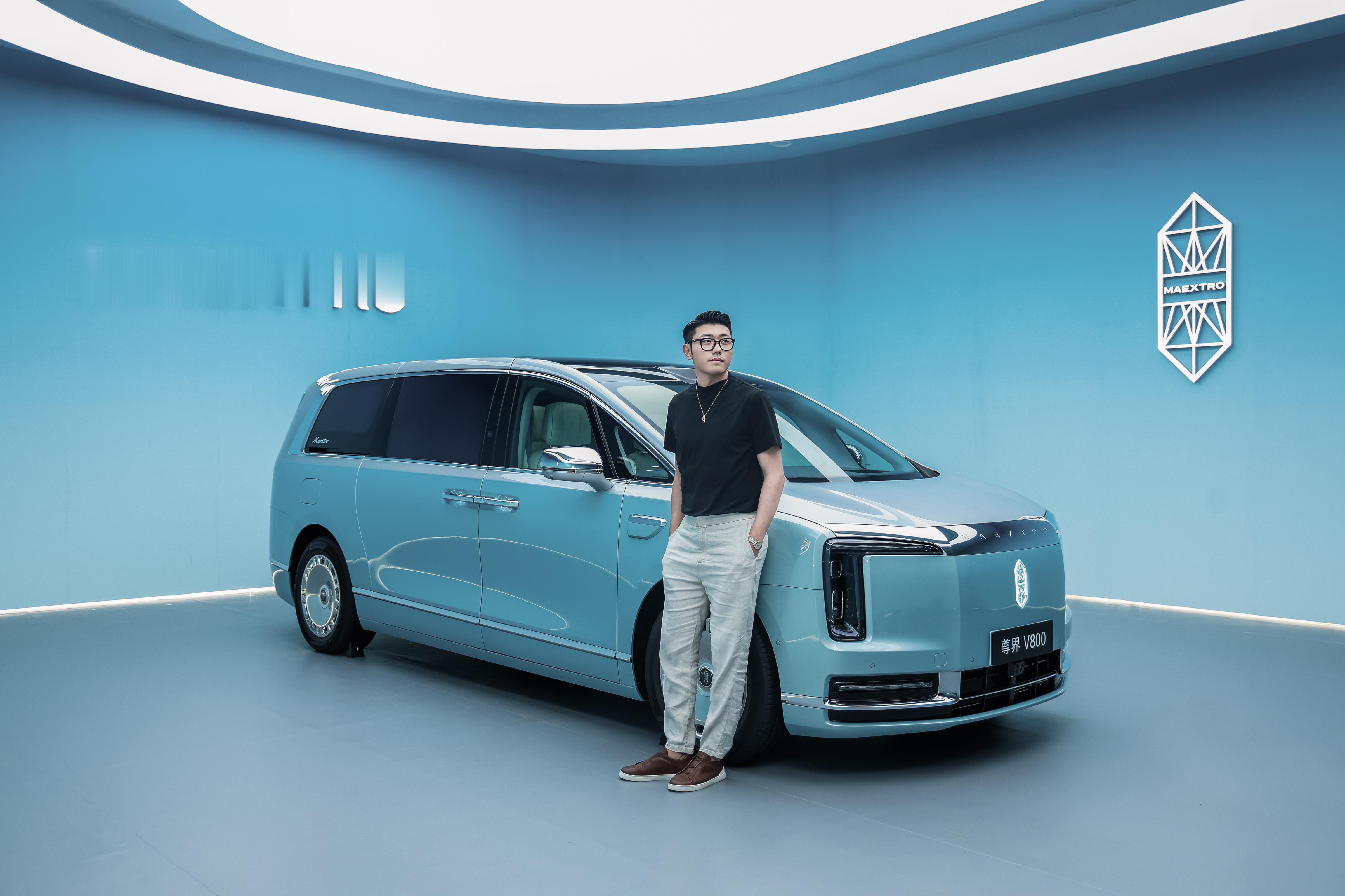 余承东首曝尊界V800新色云水天青，清爽干净，爱了吗？ 