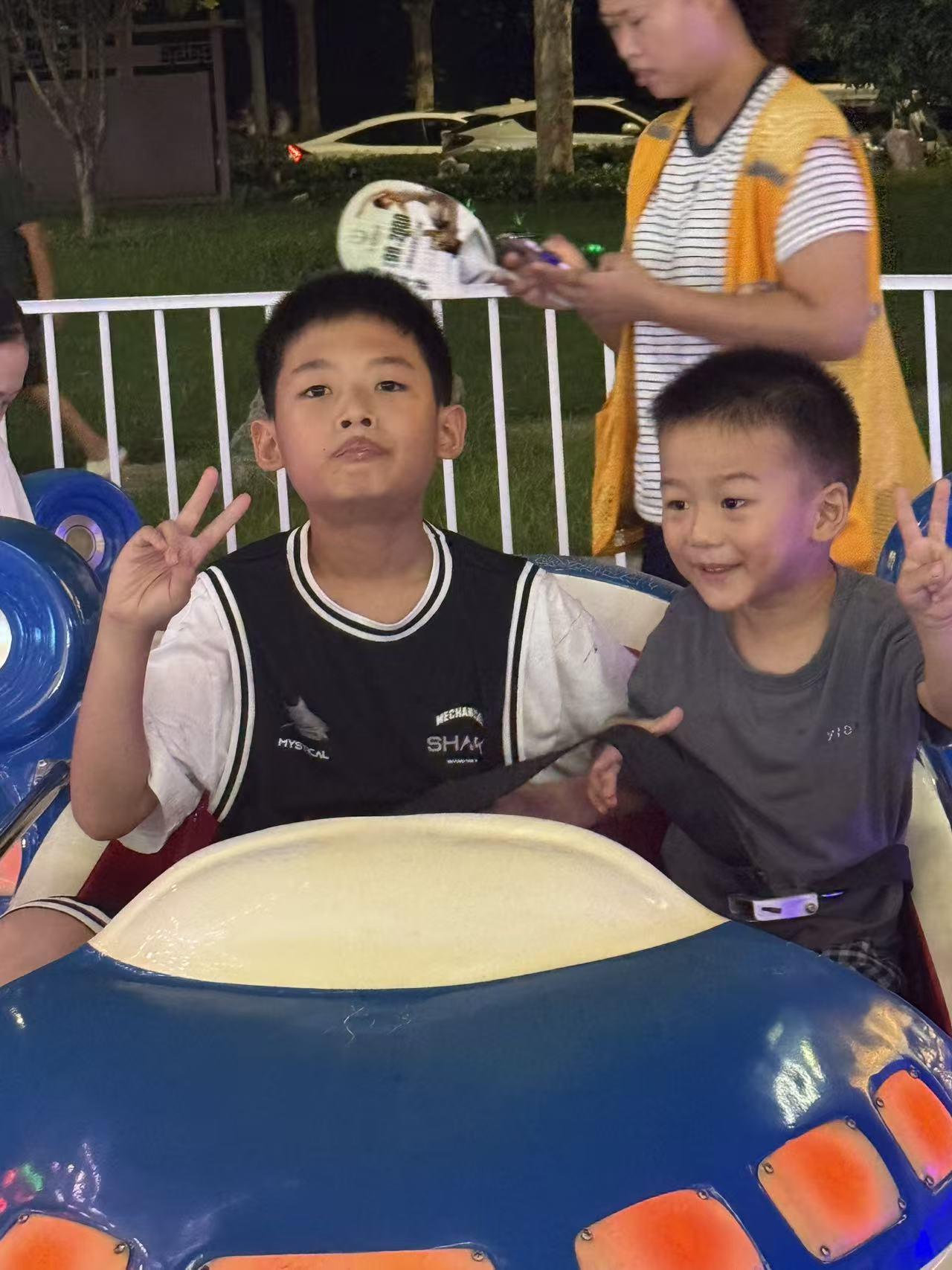成功的人，都不是一夜暴富的，他们都有不一样的人生。
    沈阳的小余告诉我，他