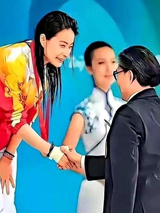 霍震霆一语双关，儿媳郭晶晶家庭地位不薄

79岁的霍震霆，每天坚持运动，看起来精