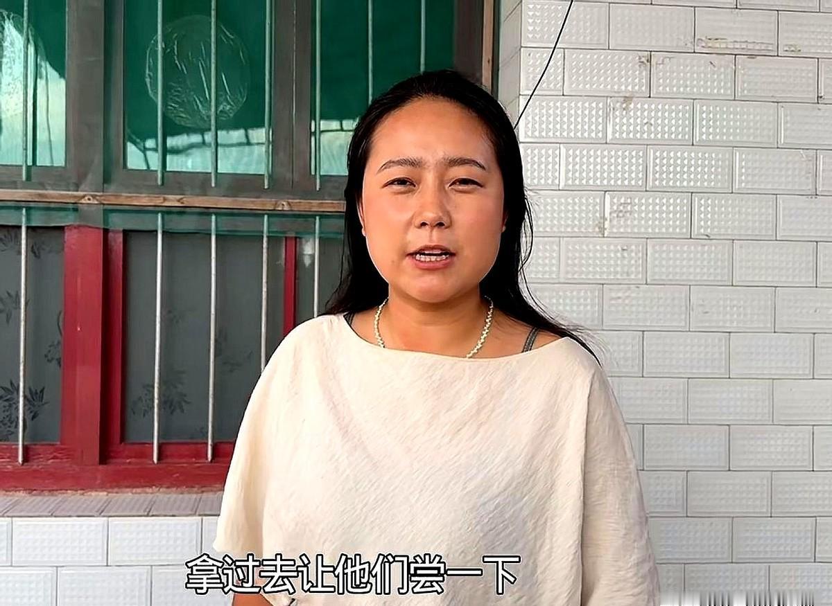 这两天，围着玲玲、二胖和玛丽的各种猜测满天飞，很多人一看她没露面，就先往“关系生
