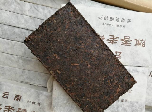 什么是贸易逆差？据东印度公司记载，1710年1759年间，英国向东方出口的货物价