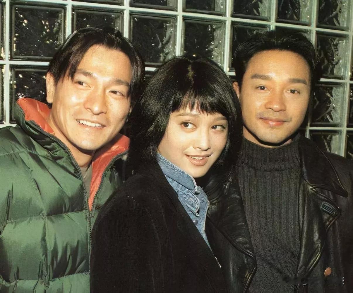 有多少人看过这一版《上海滩》啊？张国荣演许文强，刘德华演丁力，宁静饰演冯程程，这