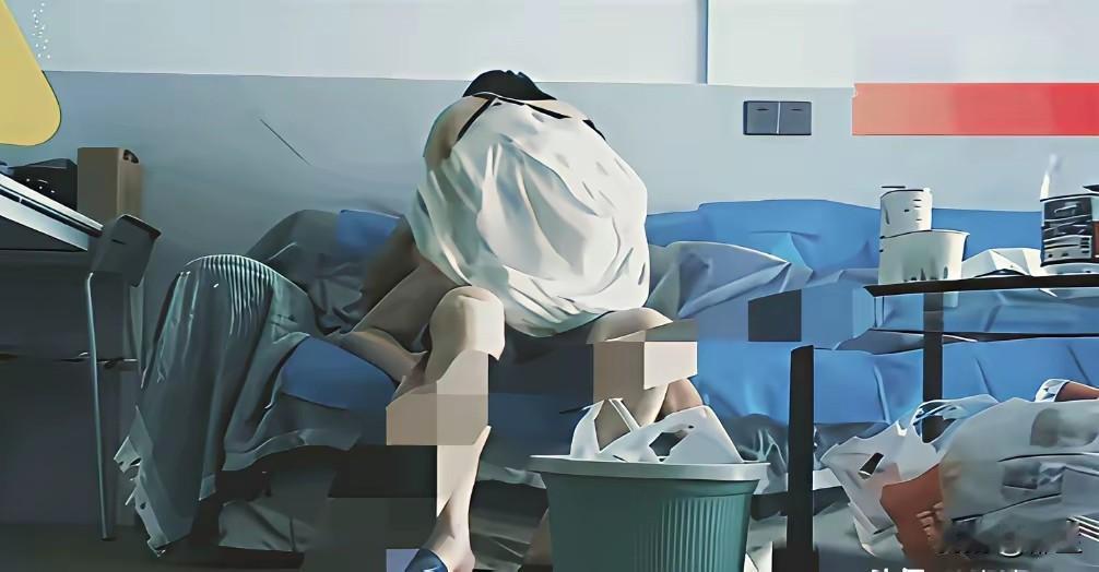 17分钟的视频，看起来不是这两个主角拍的，固定机位，这看起来是早就准备好了。
如