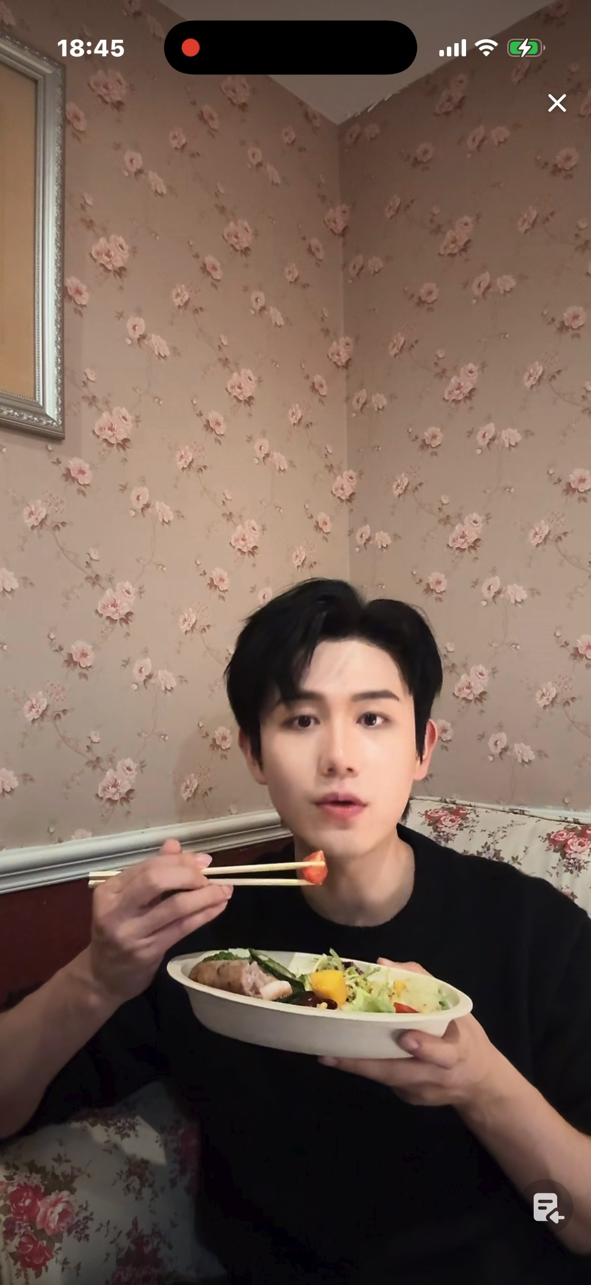 白方文上岛后真的颜值upup！ 老白是不是和韩姐在拍呢 