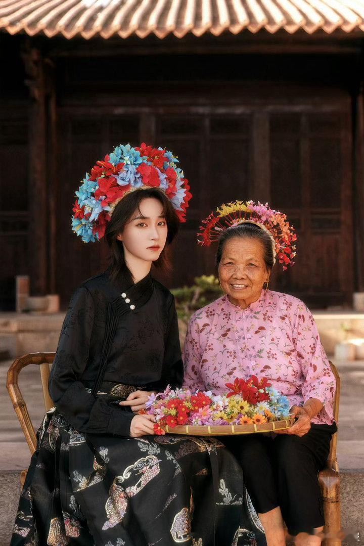 半城烟火半城仙✨簪花为冠，海风作伴，木偶戏里阅尽人间悲欢。沉浸式解锁泉州非遗，邂