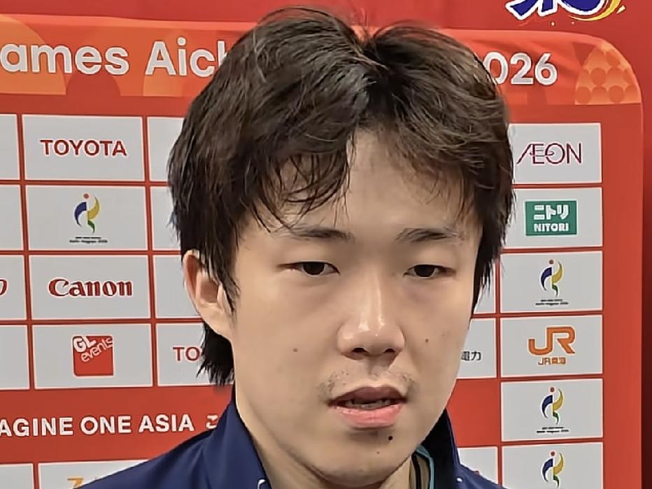 在日本名古屋亚运会上，中国乒乓球男团输掉了比赛，屈居亚军。让人意外的是，世界排名