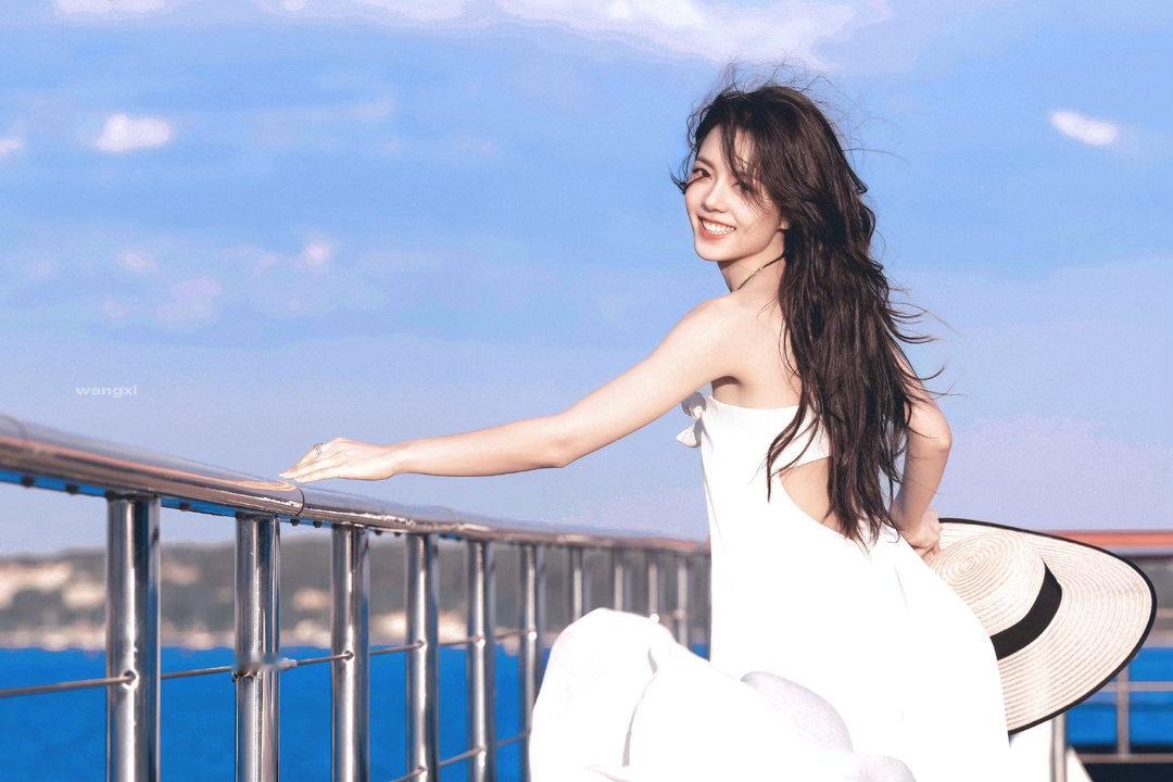 赵今麦赵今麦徐迟 🌾赵今麦无可替代你是舞台中央流转的热浪，在聚光灯闪烁的夜肆意