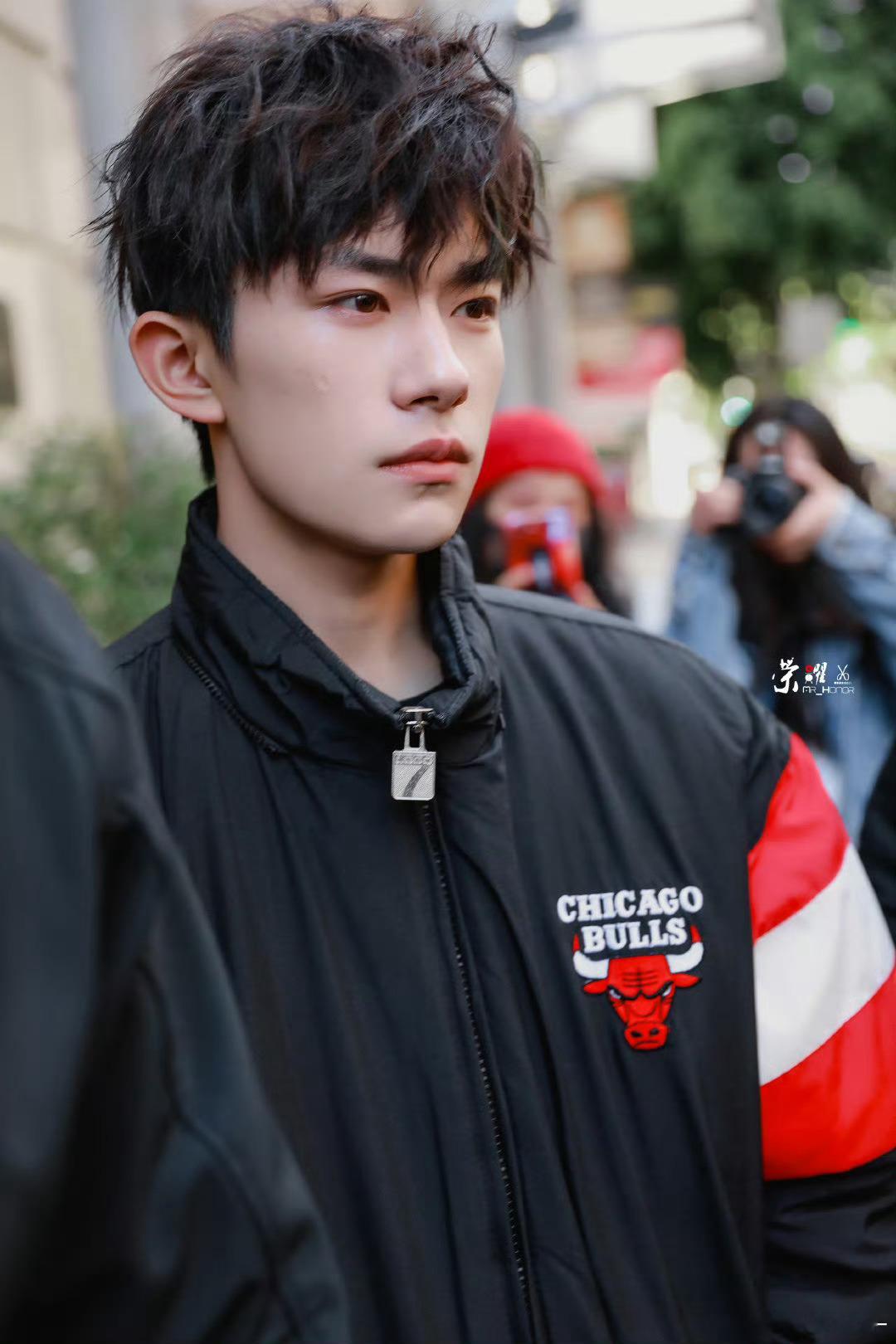 这样帅的卷毛玺我何时才能见到我初恋就长这样 