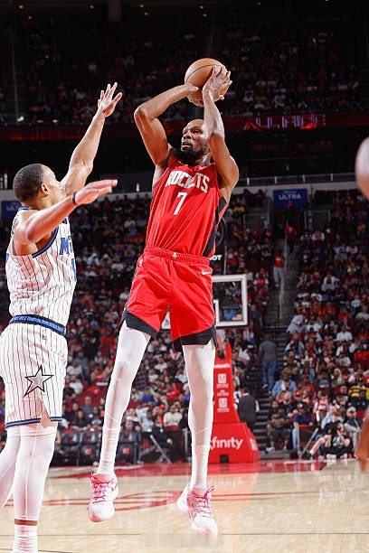 杜兰特谈球队自信心：“大家都很自信，但理解如何去赢下比赛将需要时间。随着赛季的深