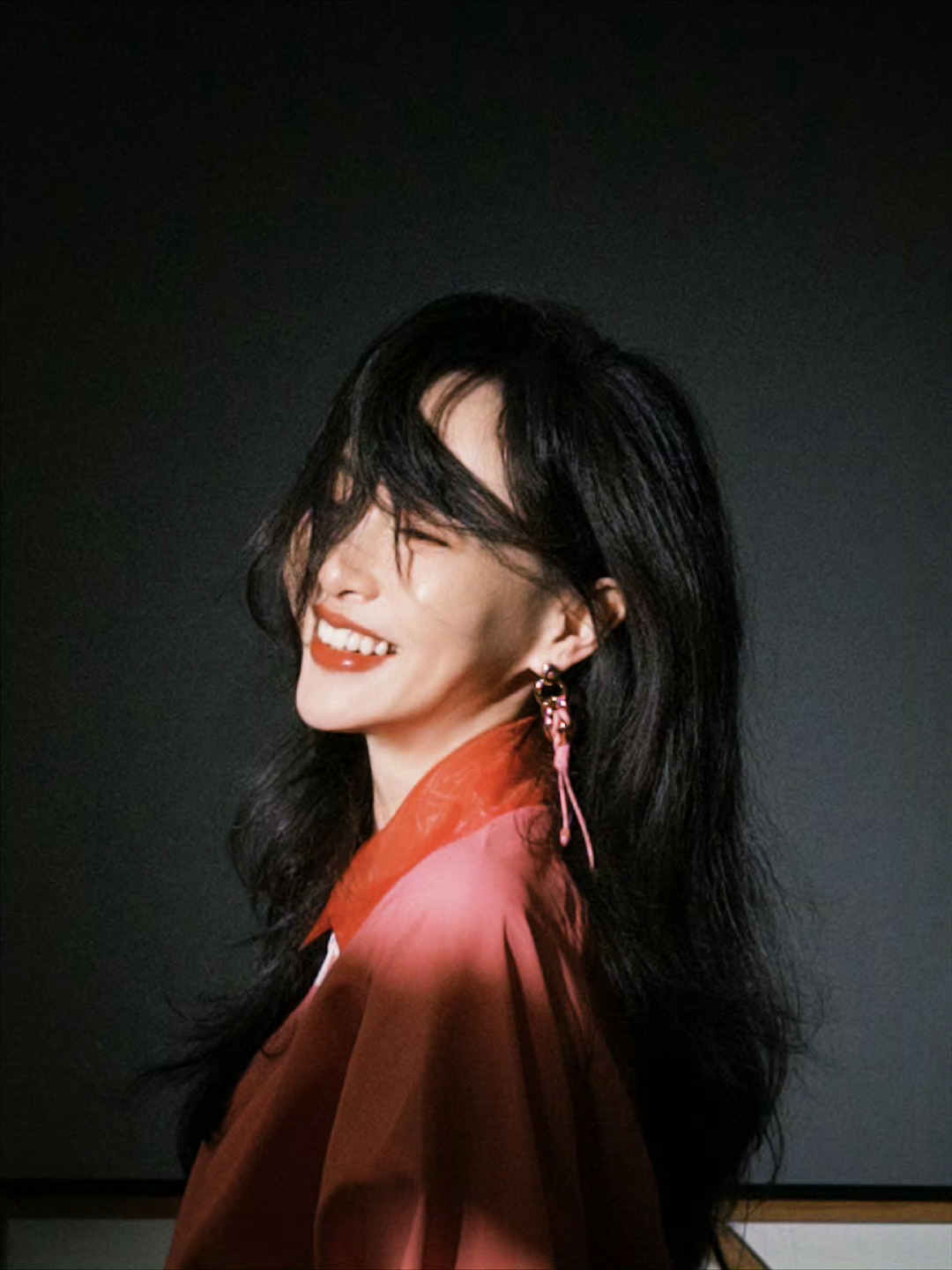 唐嫣Day1：用一句话安利唐嫣“坚持做快乐的自己，保持内心的纯净”希望永远开心、