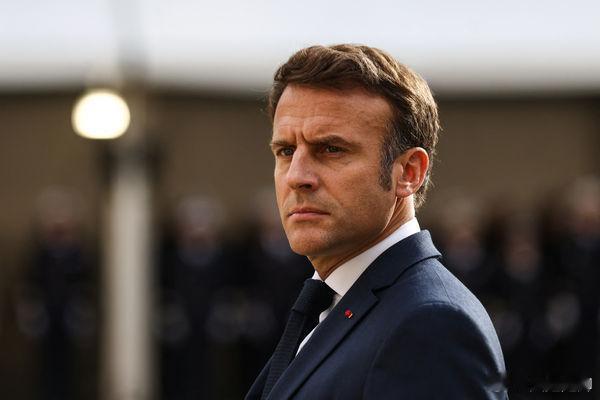 马克龙在英国国会呼吁欧洲要自强，要减少对中美两国的过度依赖。 ​​​