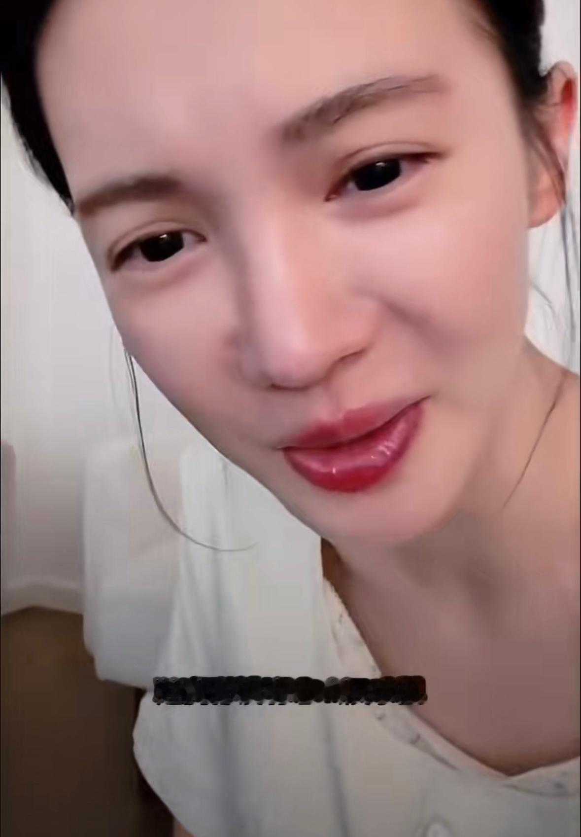 金晨真是不把我们当外人金晨肌肉比金晨也太敢说了完全不跟粉丝见外啊 