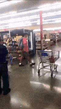 狗还能进超市？