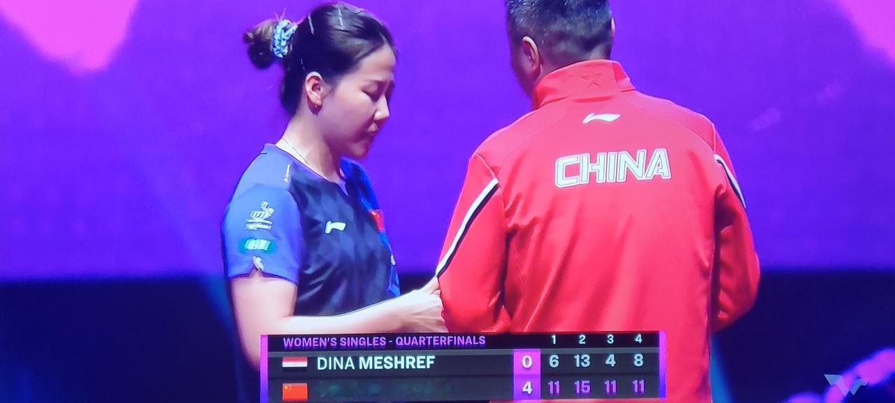恭喜陈幸同4:0零封黑马梅谢芙，昂首挺进四强！
首局同同打得很顺，很快11:6拿