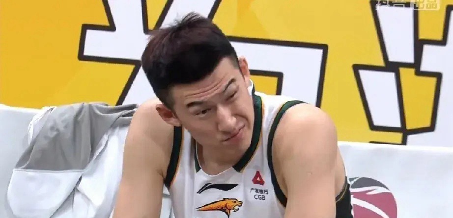 辽宁男篮今晚输惨了，被浙江广厦男篮按着爆锤一顿。三节过后就落后广厦男篮25分！必